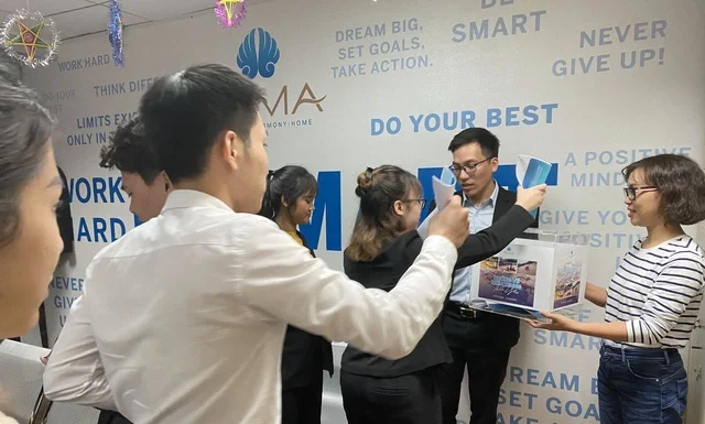 HƠN 1.000 NHÂN VIÊN CÔNG TY VỊNH THIÊN ĐƯỜNG SẺ CHIA CÙNG MIỀN TRUNG