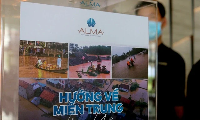 CÔNG TY VỊNH THIÊN ĐƯỜNG VÀ QUỸ HOPE TRAO QUÀ TẠI MIỀN TRUNG